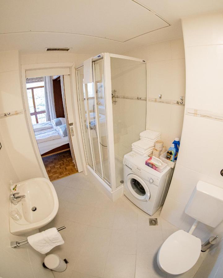 Flow Apartments Winkel Atelier Мерано Экстерьер фото