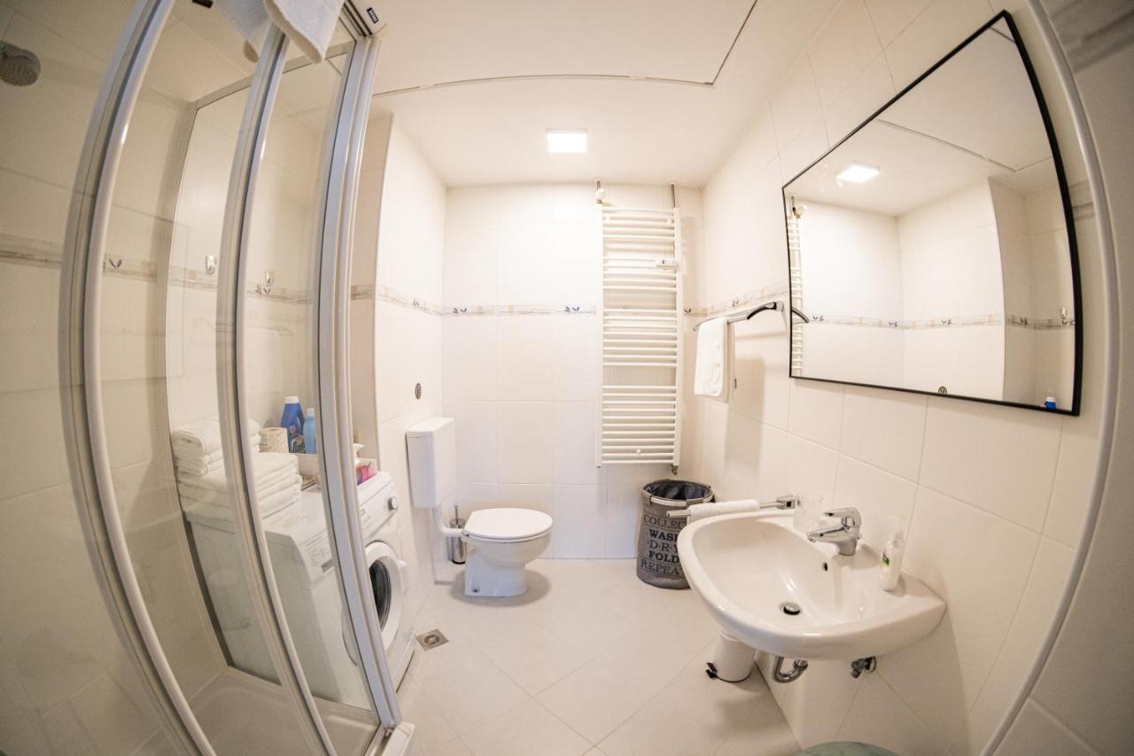 Flow Apartments Winkel Atelier Мерано Экстерьер фото