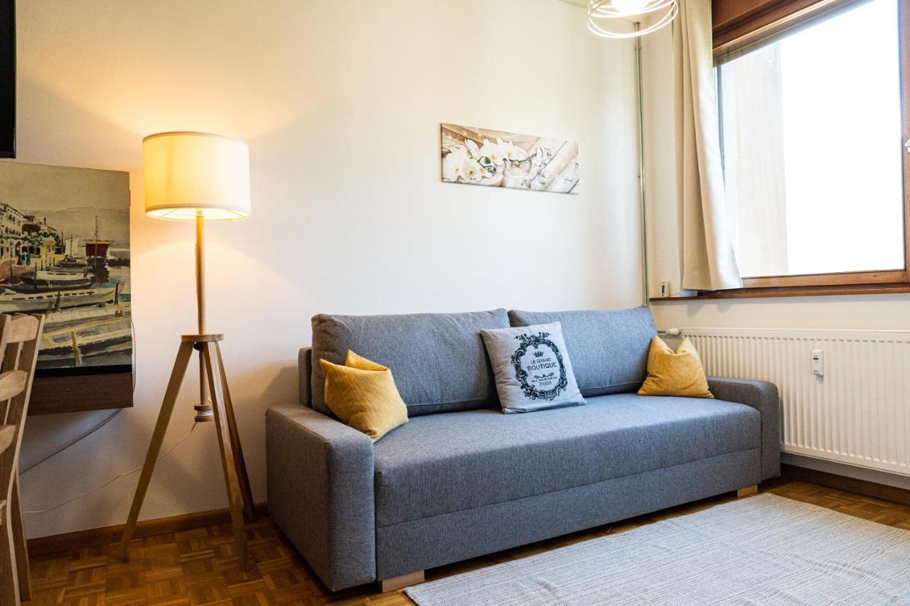 Flow Apartments Winkel Atelier Мерано Экстерьер фото